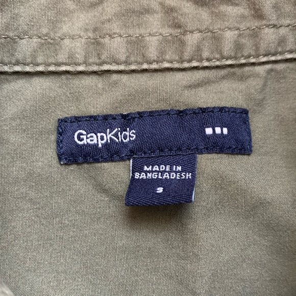 GapKids Button-down military-style shirt - Picture 2 of 5